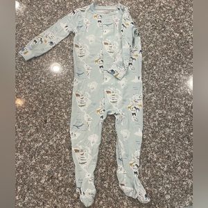 Never worn Magnetic Me Onesie 9-12 months